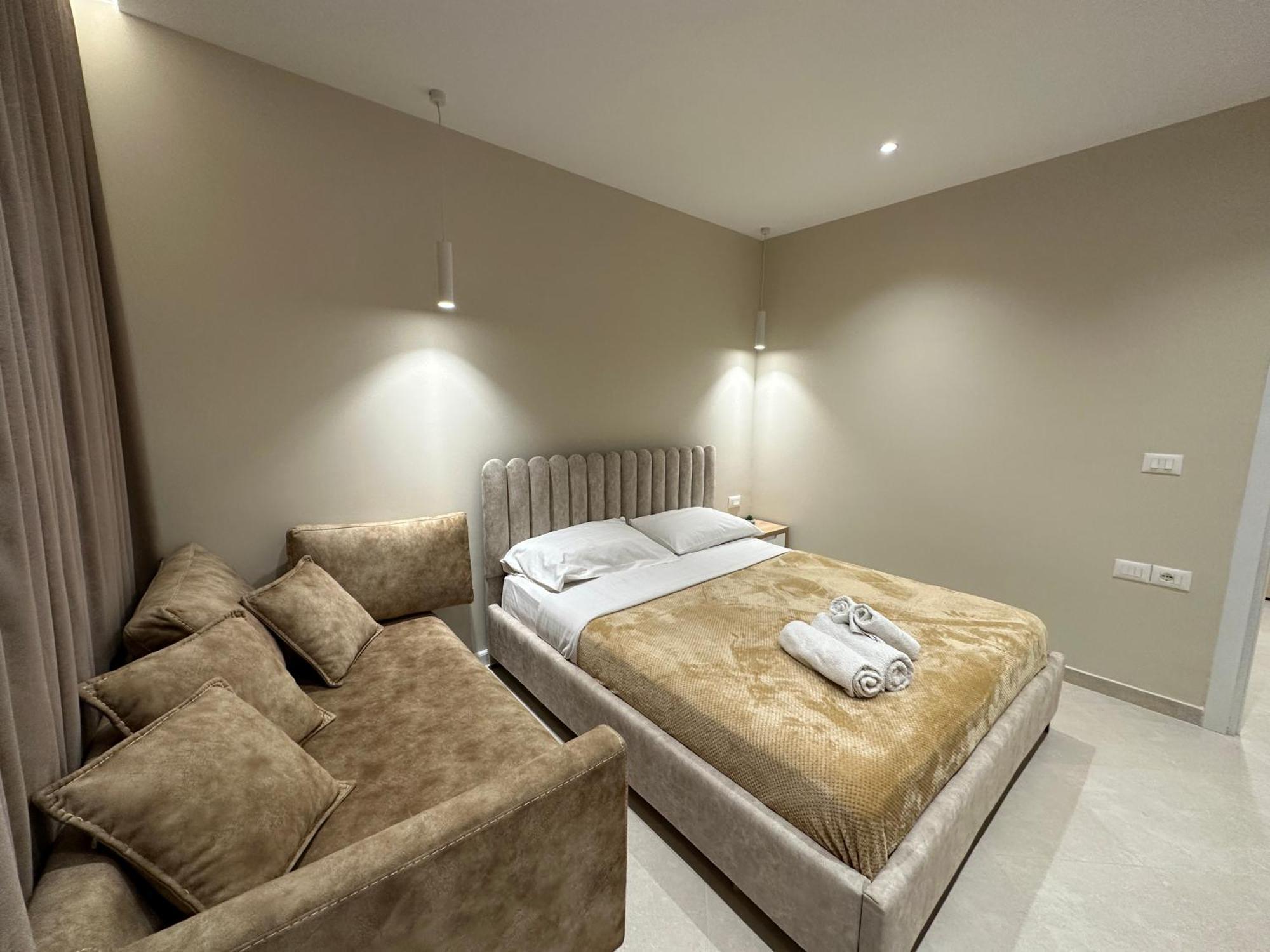 Beachfront Apartment With Balcony Vlore Luaran gambar